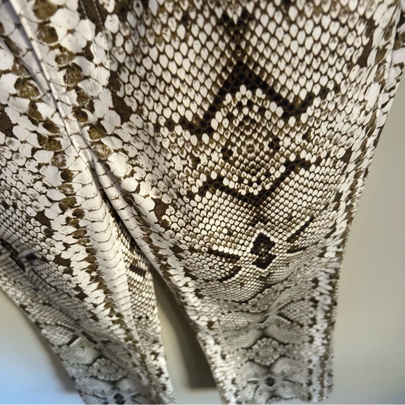 J Crew ~new ~Kickout Crop High Rise Pants in Green Snakeskin size 28 - Picture 7 of 16